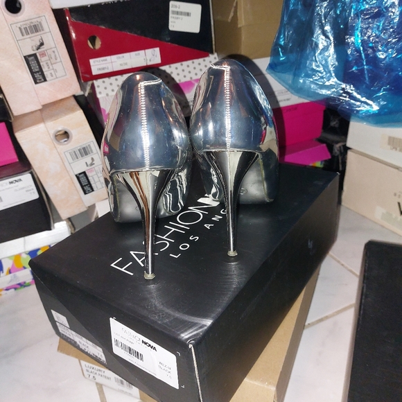 Silver Pumps - Picture 3 of 4